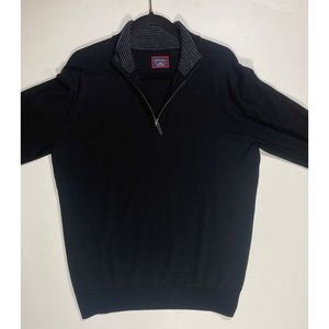 Untuckit merino wool sweater. Quarter zip black.